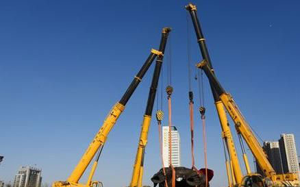 Method of judging the quality of hoisting machinery hydraulic oil