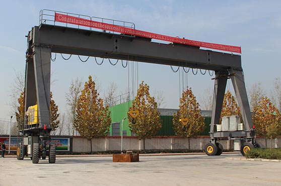 Rubber Tired Gantry (RTG) Crane