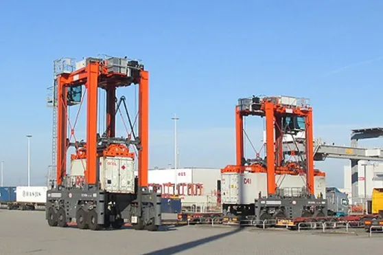 Container Straddle Carrier