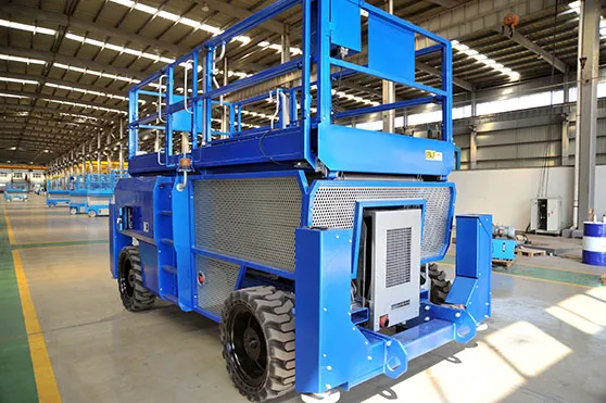 Self-propelled Rough Terrain Scissor Lift